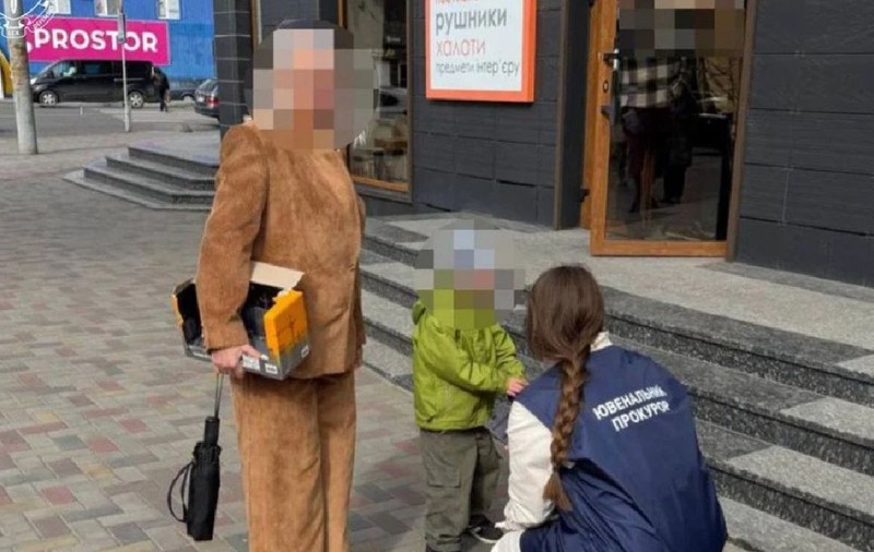 O mamă și-a vândut fiul de 6 ani și a fost prinsă în flagrant delict. Câți bani încasase femeia ucraineancă