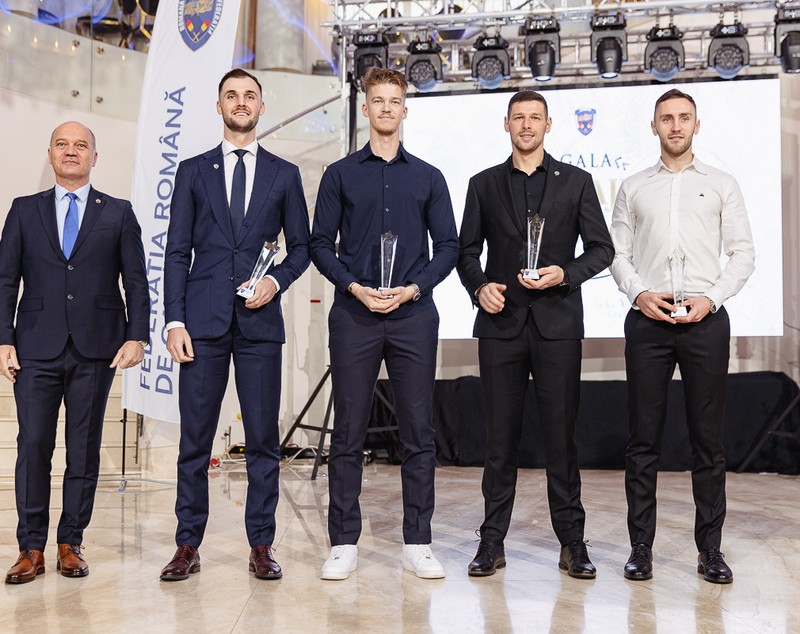 Sportivi de excepție, premiați la Gala Canotajului Românesc. Campionii s-au alăturat campaniei umanitare inițiate de Fundația Ringier pentru a-l ajuta pe Alex, bolnav de cancer, să strângă 250.000 de euro pentru imunoterapie