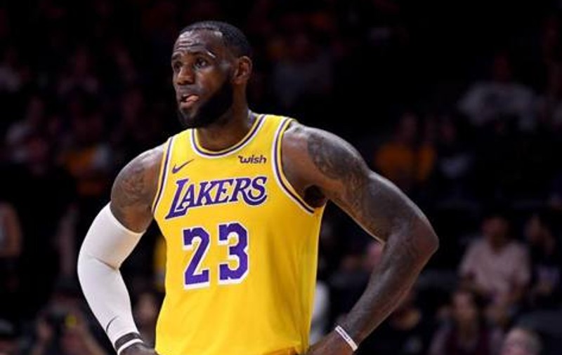 LeBron James a marcat 9 puncte, la debutul pentru Los Angeles Lakers