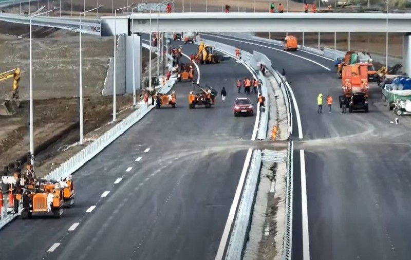 Lucrări la lotul 1 Săucești - Trifești al Autotrăzii Bacău - Pașcani