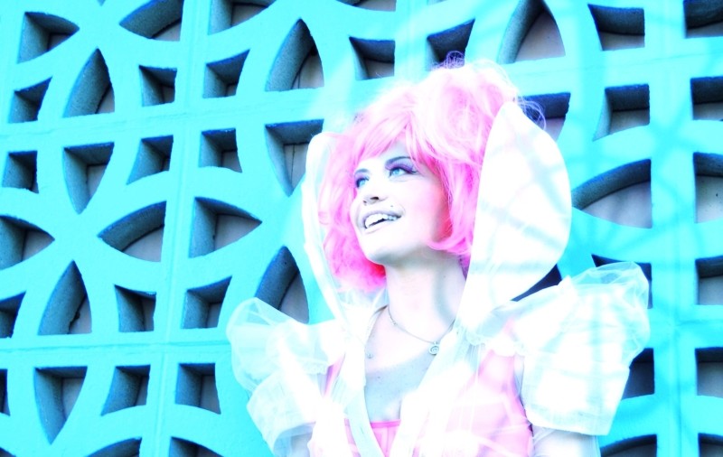 Loredana lansează videoclipul 3D – “Rain, Rain”