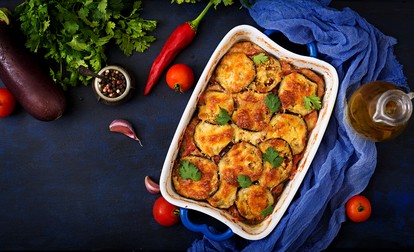 Vinete cu roșii și parmezan - rețetă la cuptor