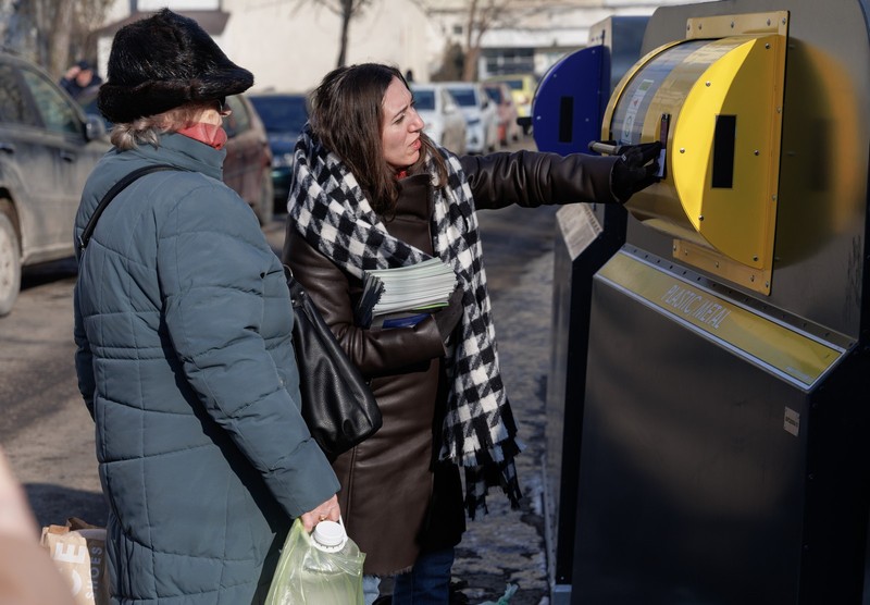 La Iași, oamenii vor arunca gunoiul cu ajutorul unei aplicații sau a unui card de acces Foto: Facebook/ Primaria Municipiului Iași