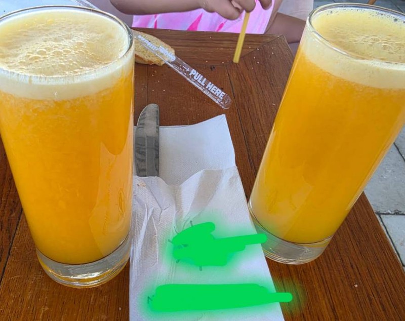 Cât costă o masă la restaurant în Mamaia Nord, cu „fresh” de portocale la cutie și apă plată la 38 de lei