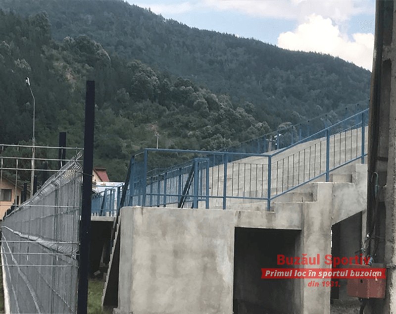 Alt stadion nou răsare în România. Investiția de 1 milion de euro pentru o echipă mică. Ce cruntă ironie: facem arene moderne când nu mai avem echipe!