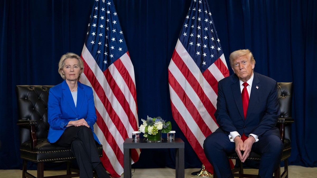 Președintele Donald Trump participă la o întâlnire discretă cu Ursula von der Leyen, președinta Comisiei Europene