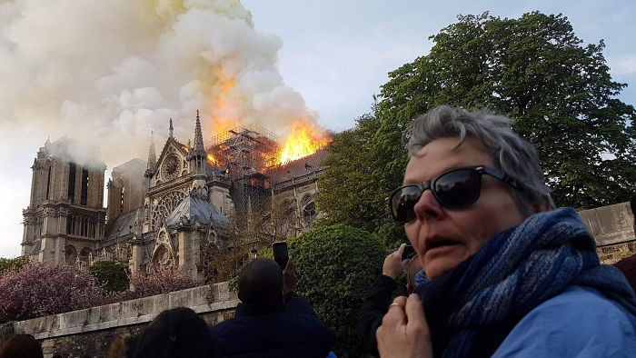 Mama în prima ei vizită la Paris