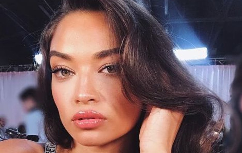 Super provocatoare în mijlocul junglei. Shanina Shaik, pictorial incendiar