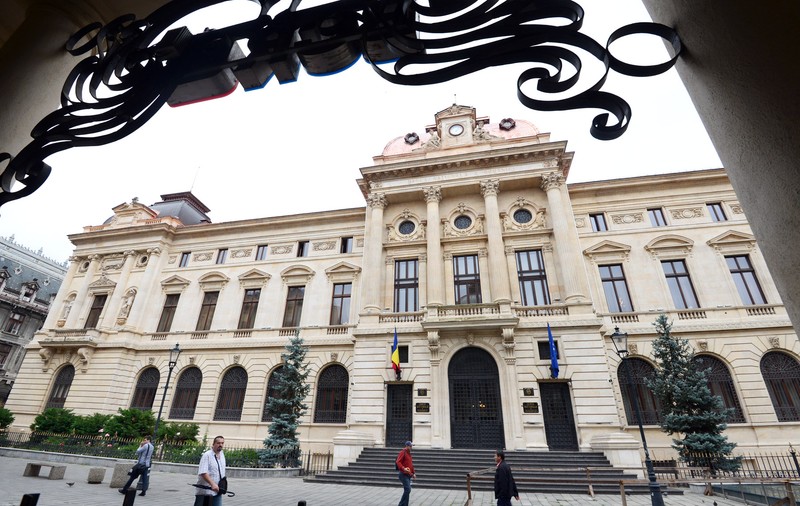 BNR menţine rata dobânzii de politică monetară la nivelul de 7% pe an. Ratele românilor rămân ridicate