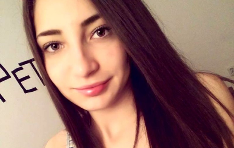 Petronela a vorbit la telefon înainte de a fi omorâtă! Fata, ucisă cu 32 de lovituri de cuțit, a conversat câteva minute cu colega ei de apartament