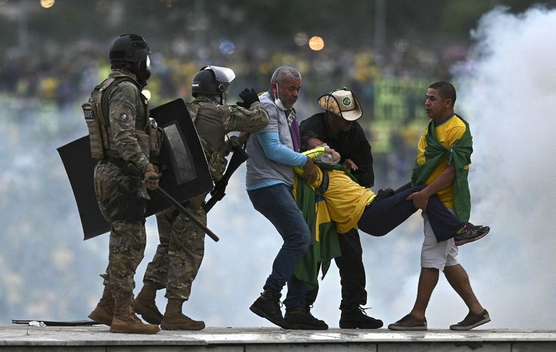 Insurecția din Brazilia: retorica lui Bolsonaro a alimentat furia fanilor săi, rețelele sociale au cultivat-o, spun experții