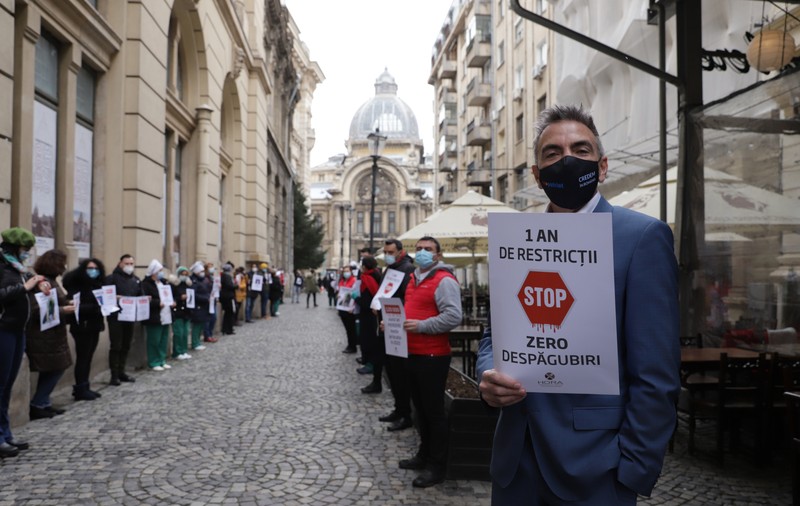 Protest HoReCa, în centrul Vechi al Capitalei: „Un an de restricții, zero despăgubiri”