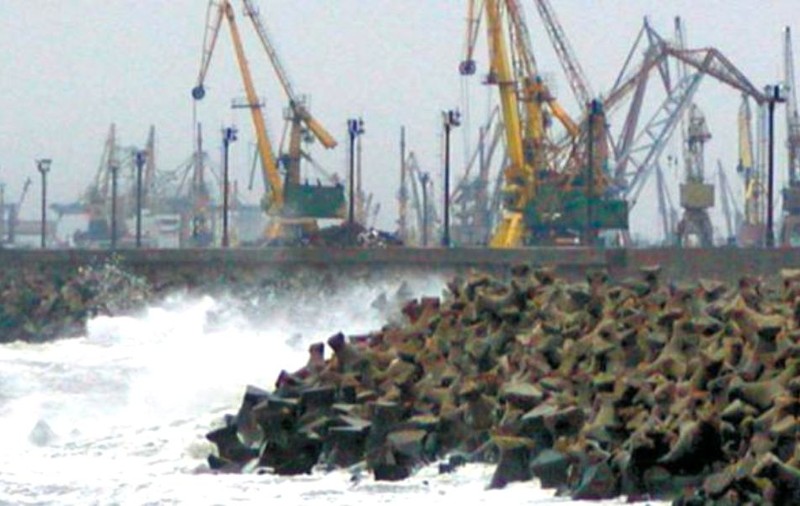 Porturile de la Marea Neagră sunt, în continuare, afectate de viscol. Cod galben de vânt, în două județe din Dobrogea
