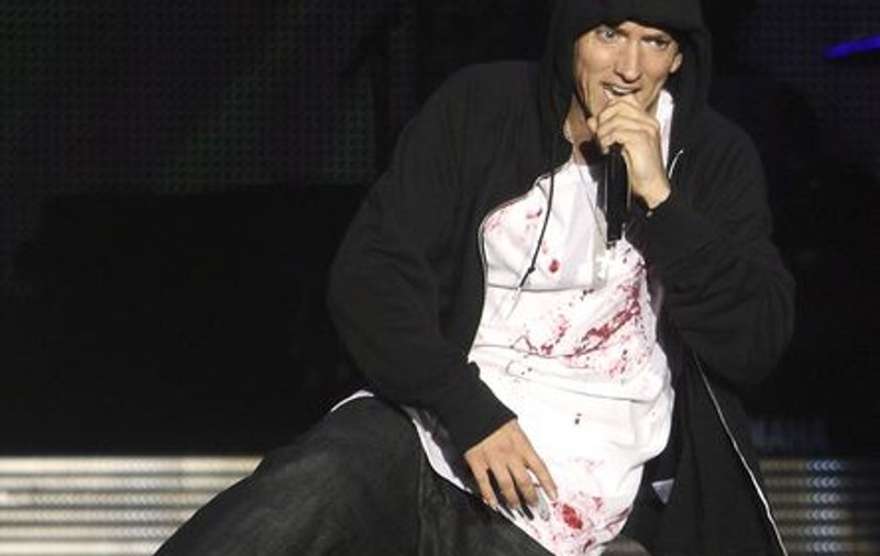 Video | Eminem a lansat clipul "Space bound"