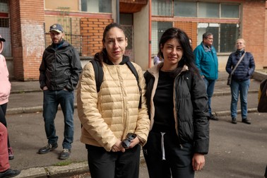 Iulia și Irina sunt din Odesa și s-au alăturat brașovenilor în acțiunea de ecologizare | Foto: Vlad Chirea