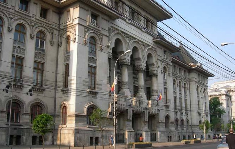 Primăriile ar putea fi obligate să asigure locuri cetățenilor în sălile unde au loc ședințele de consiliu- proiect