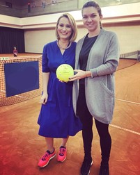 Andreea Esca alături de Simona Halep