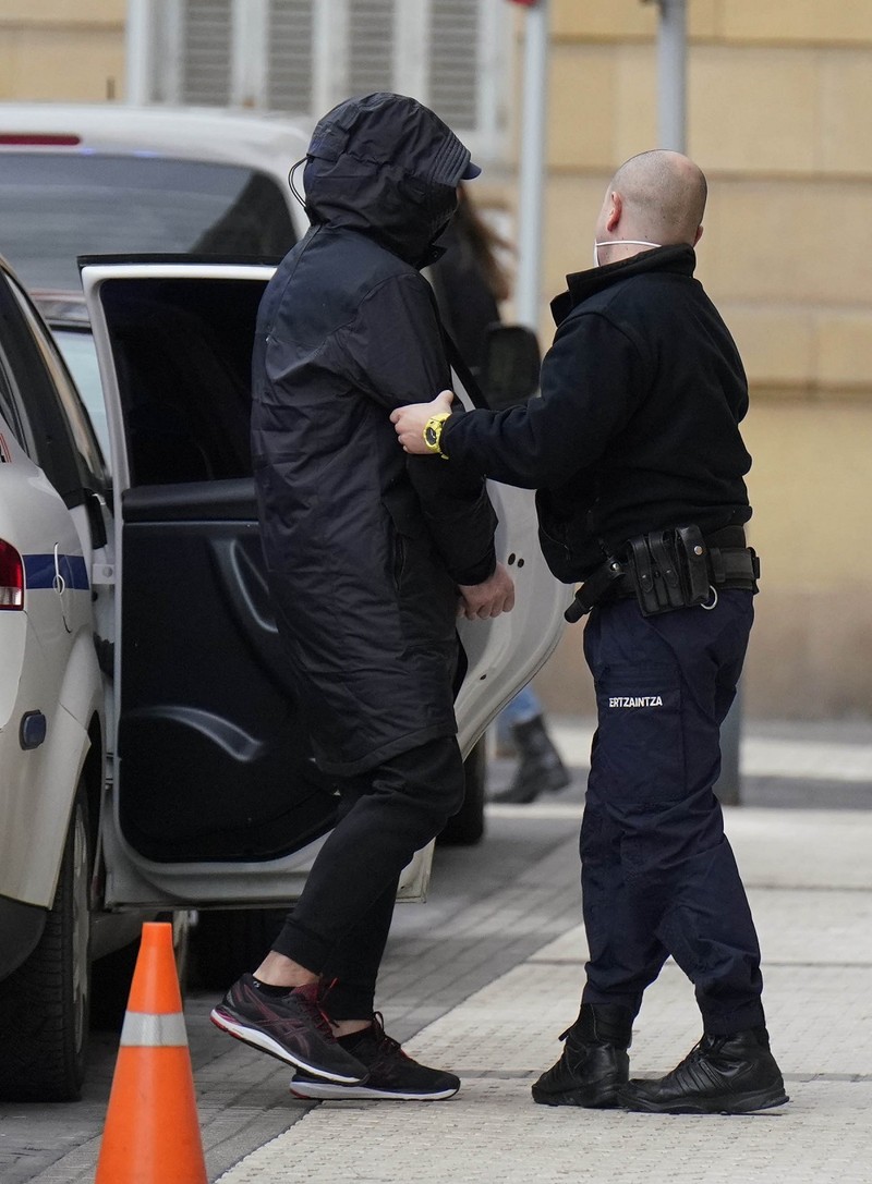Românul, adus la proces de poliție. Foto: El Diario Vasco