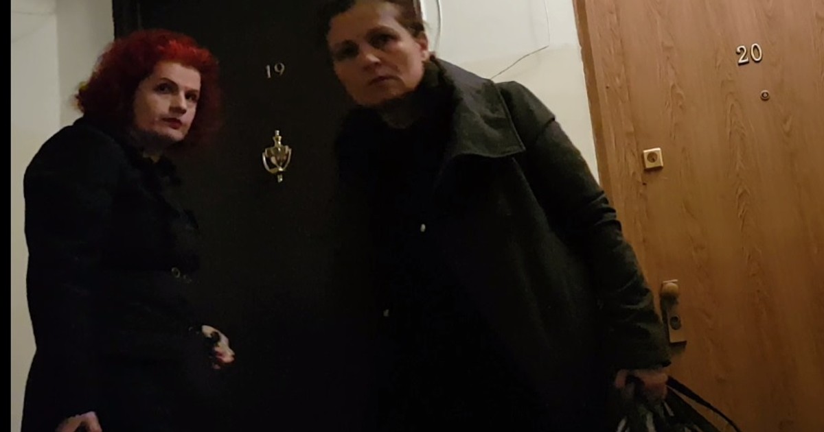 Actrița Cristina Stamate a murit, azi dimineață, la Spitalul Floreasca, la o zi după ce Stela Popescu a fost înmormântată. După ce s-a anunțat decesul, vecinii artistei s-au ocupat de pregătiri, inclusiv de selectarea hainelor pentru înmormântarea Cristinei Stamate.