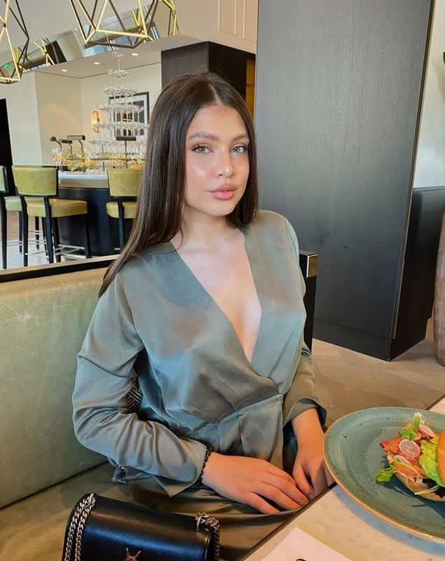 Ce a pățit Elena Chiriac când s-a mutat în Londra. E studentă la o universitate prestigioasă, își dorește o carieră în actorie: „Am învățat să trăiesc cu puțin”