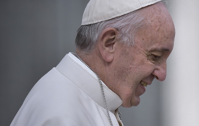 Papa Francisc: Omenirea e «la un pas de sinucidere»