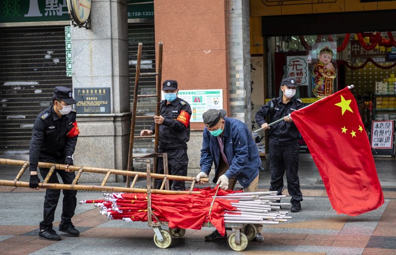 Toată lumea poartă mască în China FOTO: EPA