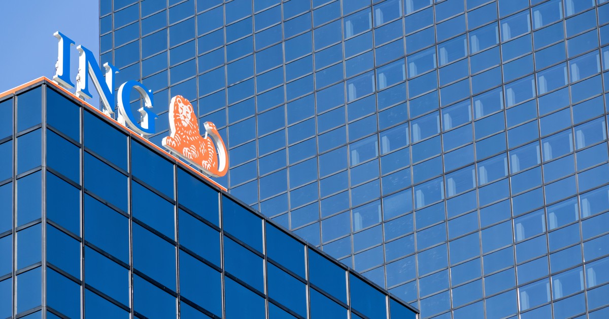 Logo-ul ING Bank pe sediul băncii