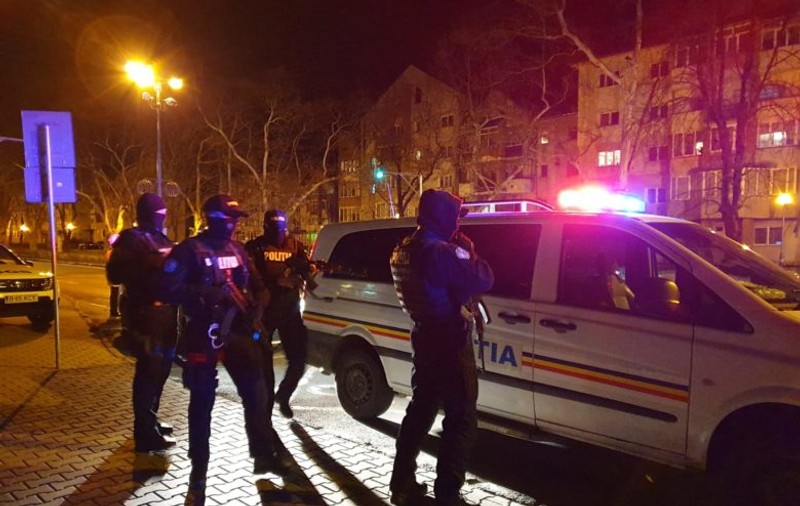 Bărbat reținut de DIICOT, după ce a racolat tinere prin metoda “lover boy” și le-ar fi obligat să se prostitueze în Germania. A făcut o avere