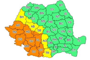 Cod portocaliu şi galben de furtuni. Avertizarea cod galben este valabilă de astăzi, ora 10:00, până luni, ora 12:00, iar cea cod portocaliu începe de astăzi, ora 14:00, până marţi, ora 12.00
