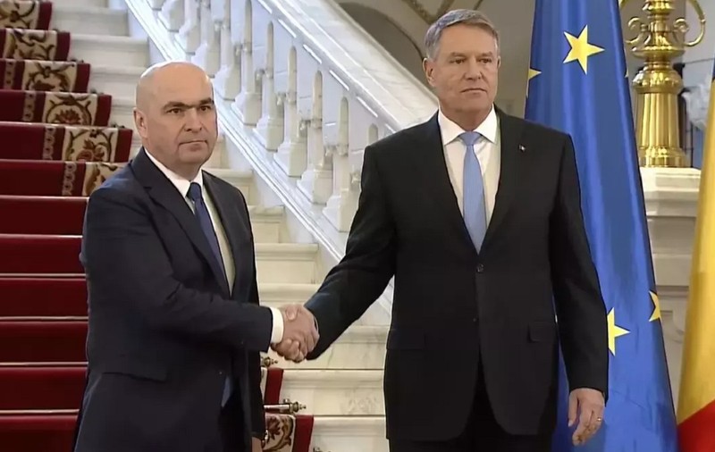 Ultimele cuvinte pe care Klaus Iohannis i le-a spus succesorului său, Ilie Bolojan: „Mult succes, să aveți grijă de România!”