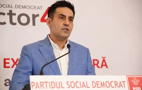 A fost mai retras în ultimele zile, dar acum....Breaking news, doamnelor și domnilor! După ce Nicușor Dan l-a desemnat pe Siegfried Mureșan premier, Claudiu Manda, numărul 2 din PSD, n-a mai rezistat și a făcut un anunț fulger chiar pe Facebook