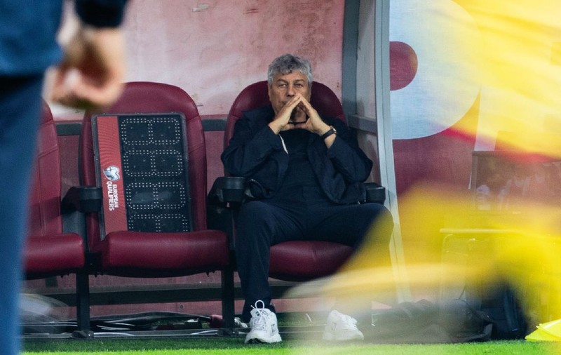 Mircea Lucescu e în stare gravă, internat la Spitalul Universitar. Doctorii nu cred că mai poate sta pe banca echipei naționale
