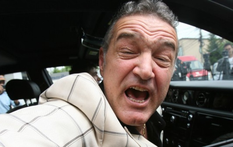 Becali poate să-şi ia gândul de la un jucător: "N-au bani pentru el"