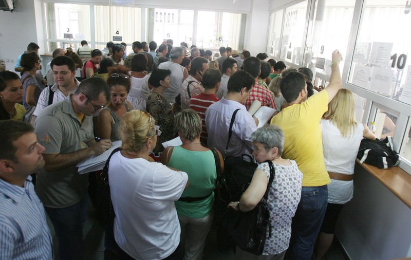 Codul Fiscal închide PFA-urile! Taxe mai mari pentru afacerile mici