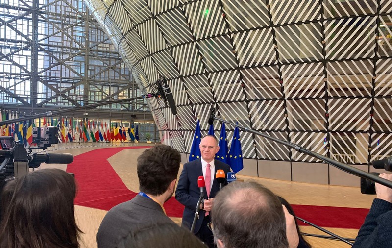 Ministrul de interne austriac anunță din nou că va bloca aderarea la Schengen, la sosirea la Consiliul JAI. „Nein und nein”