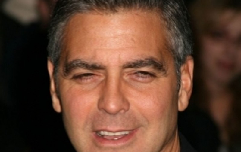 George Clooney s-a mutat cu noua sa iubită