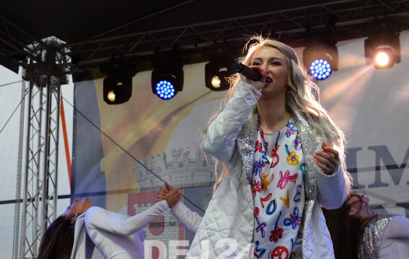FOTO/ Andreea Bălan a urcat pe scenă, la două luni după ce a fost la un pas de moarte după naștere