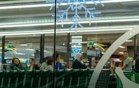Spania angajează români pentru 3 zile de muncă pe săptămână. Salariile încep de la 1.300 €, fără experienţă