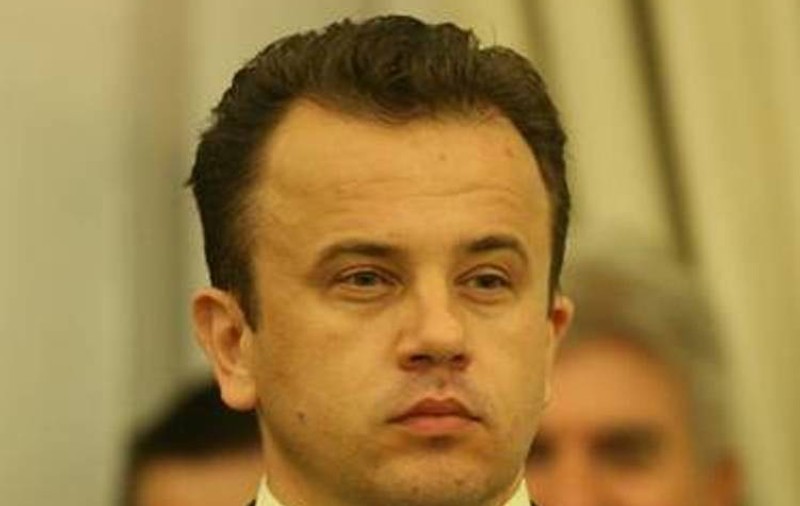 HALUCINANT! Comisia care analiza plagiatul lui Ponta, DESFIINŢATĂ! 