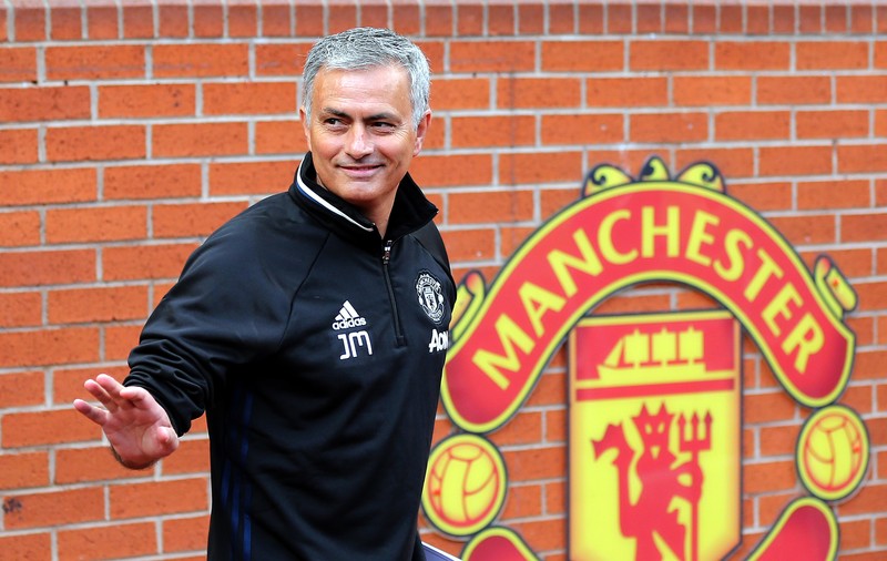 Mourinho, umilit pe banca ”diavolilor”: Manchester United - Borussia Dortmund 1-4! | VIDEO
