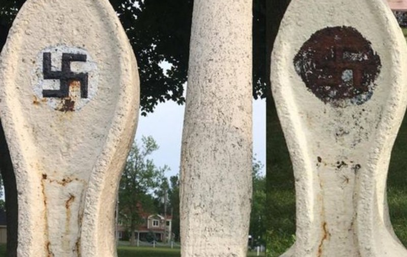 Un orășel canadian refuză să înlăture svasticile dintr-un parc