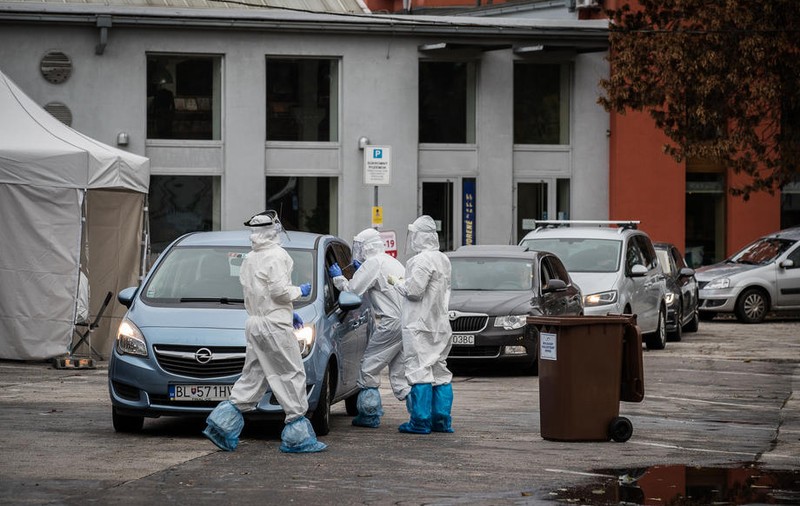 OMS, „extrem de îngrijorată” de creșterea numărului de cazuri COVID în Europa