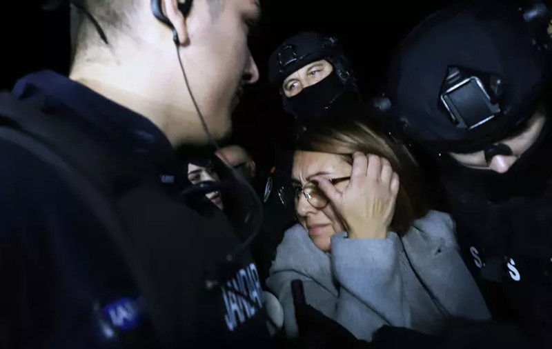Laura Crișan, fiica afaceristului ucis în atentatul cu bombă de la Arad, pusă în libertate, alături de ceilalți doi suspecți