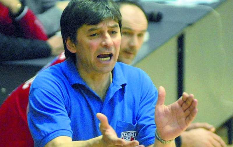 «Jucaţi cu tupeu!»