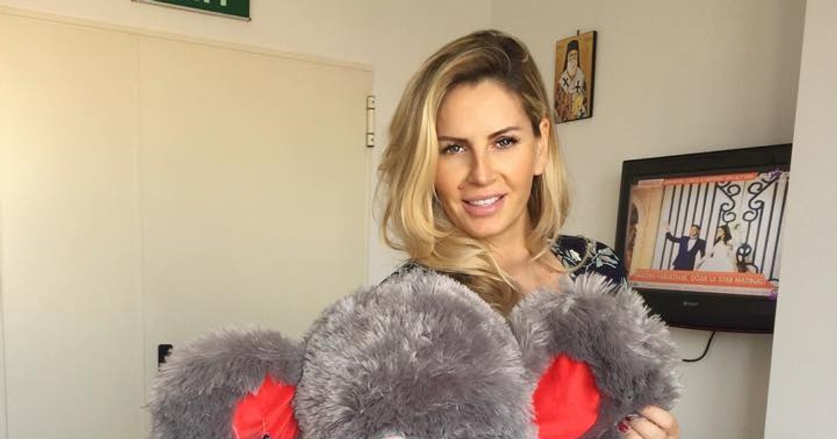 Andreea Bănică, dureri cumplite după naștere. I s-a blocat genunchiul