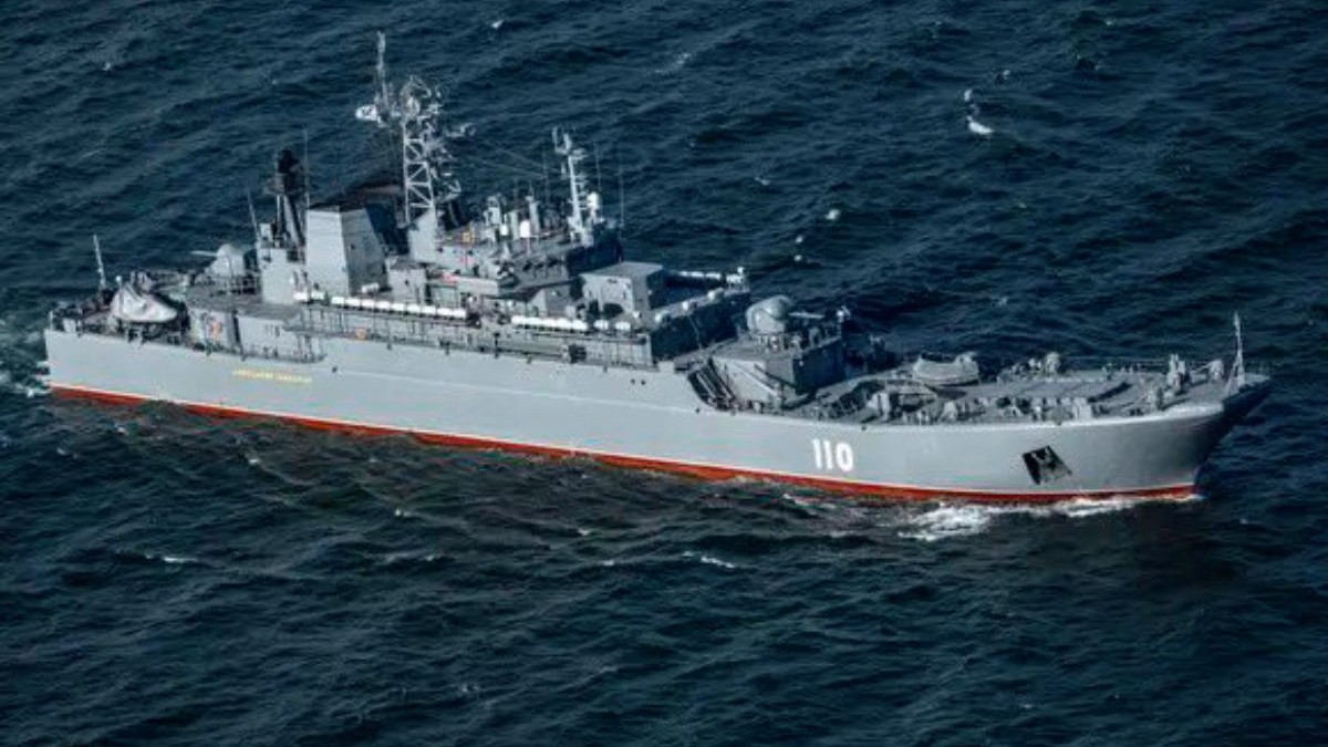 Nava de război ruseasca Aleksandr Shabalin, pe mare