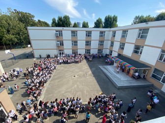 Școala nr. 79 din București este printre cele mai aglomerate din Capitală. Foto: Facebook