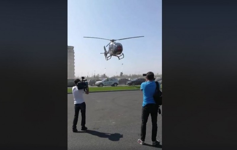 VIDEO/ A venit cu elicopterul într-un club de fițe din Mamaia. Pilotul era să rateze aterizarea!