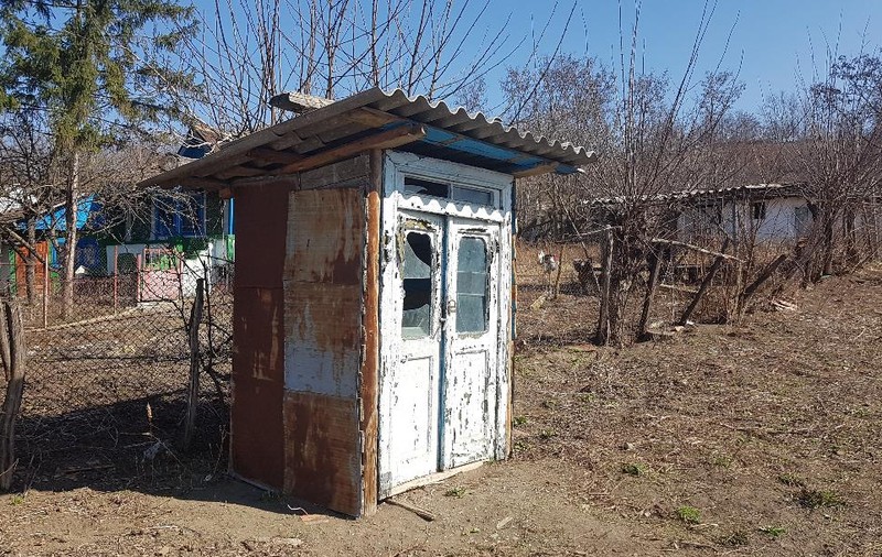 România, singurul stat UE unde aproape o treime din populație are toaleta în fundul curții. Cum stau ceilalți europeni