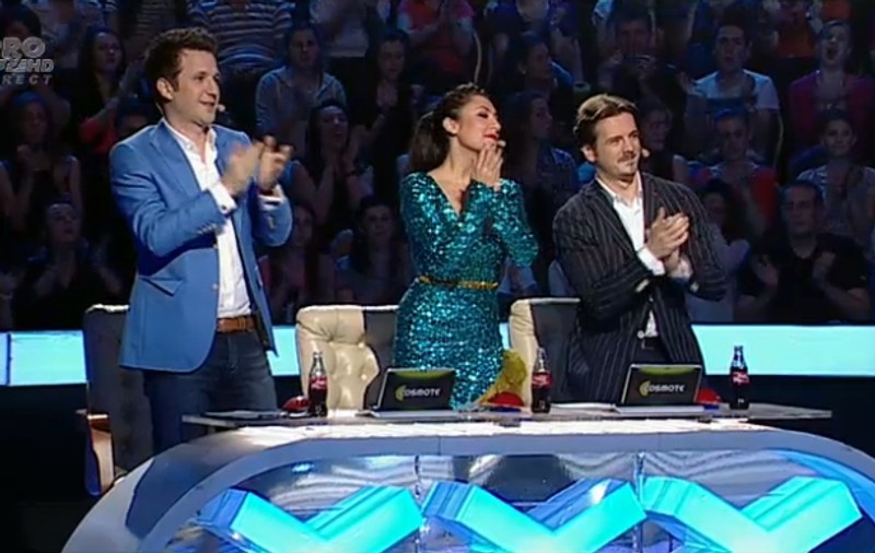 El i-a ridicat de pe scaune pe juraţii de la "Românii au talent"! Uite ce a făcut "Mr. Perfect"